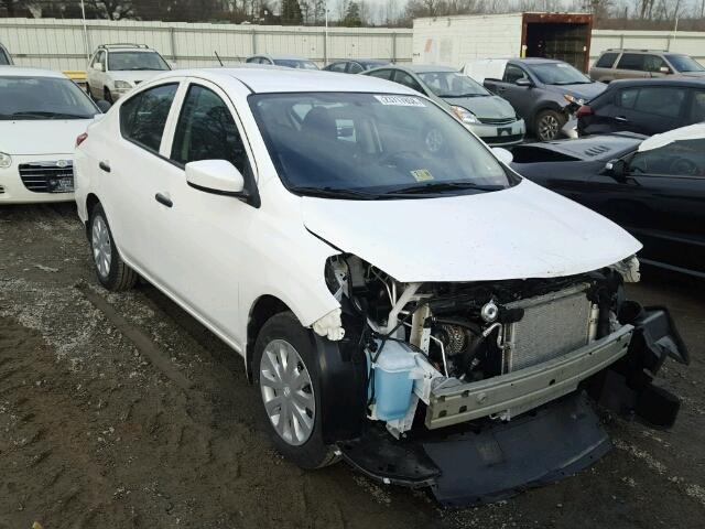 3N1CN7APXHL900506 - 2017 NISSAN VERSA S WHITE photo 1