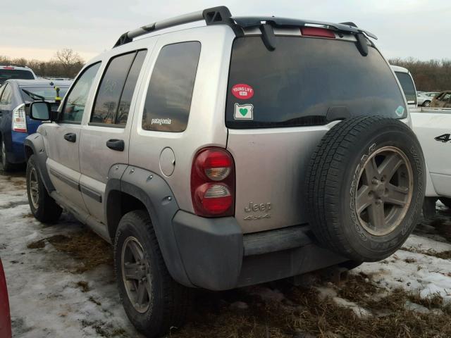 1J4GL38K75W563543 - 2005 JEEP LIBERTY RE SILVER photo 3