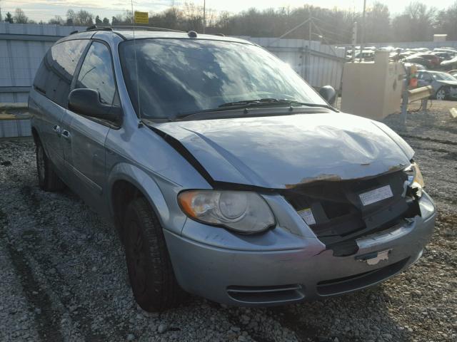 2C4GP44R25R440437 - 2005 CHRYSLER TOWN & COU BLUE photo 1