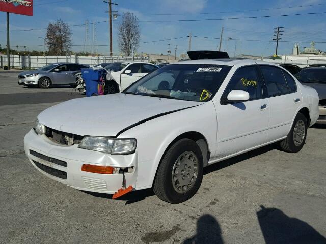 JN1CA21D2ST626483 - 1995 NISSAN MAXIMA GLE WHITE photo 2