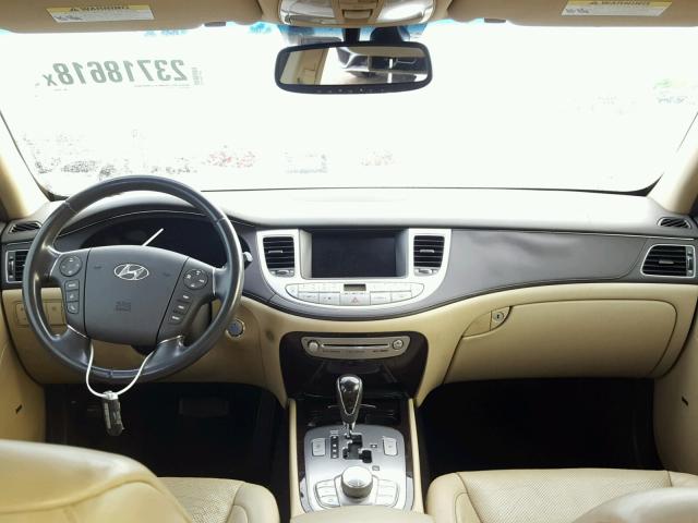 KMHGC46E29U042543 - 2009 HYUNDAI GENESIS 3. WHITE photo 9