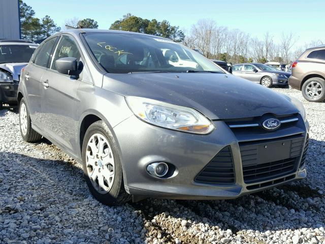 1FAHP3K28CL112018 - 2012 FORD FOCUS SE GRAY photo 1