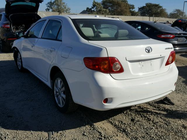 1NXBU40E49Z082848 - 2009 TOYOTA COROLLA BA WHITE photo 3