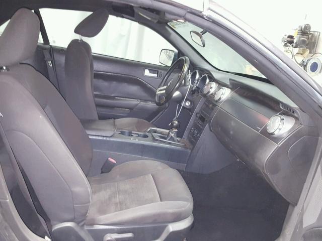 1ZVFT84N175218688 - 2007 FORD MUSTANG GRAY photo 5