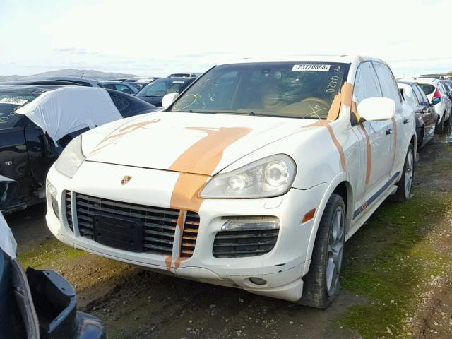 WP1AD29P79LA62400 - 2009 PORSCHE CAYENNE GT WHITE photo 2