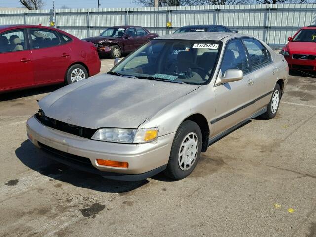 1HGCD5548RA120874 - 1994 HONDA ACCORD LX TAN photo 2