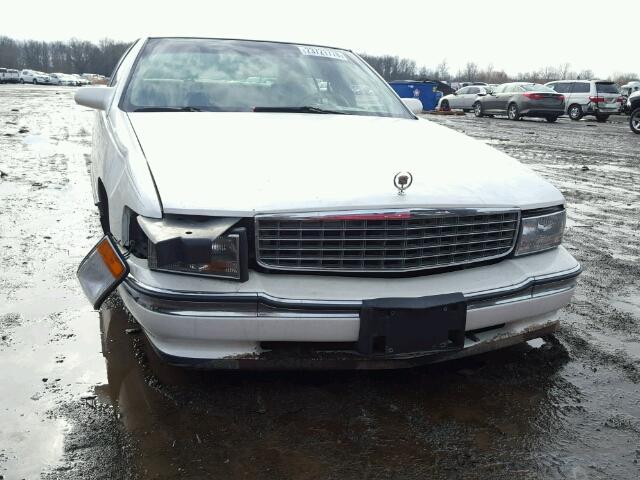 1G6KD52Y8TU310698 - 1996 CADILLAC DEVILLE WHITE photo 9