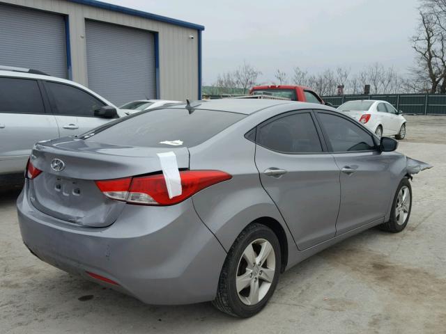 KMHDH4AE4DU707026 - 2013 HYUNDAI ELANTRA GL GRAY photo 4