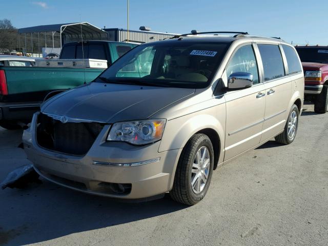 2A8HR64X68R723302 - 2008 CHRYSLER TOWN & COU TAN photo 2