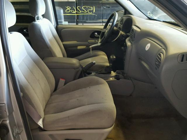 1GNDT13S562124068 - 2006 CHEVROLET TRAILBLAZE SILVER photo 5