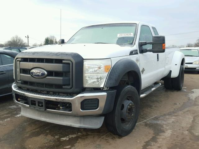 1FT7X3AT8BEB16198 - 2011 FORD F350 SUPER WHITE photo 2