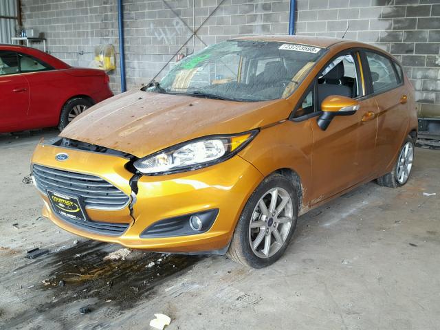 3FADP4EJ2GM163400 - 2016 FORD FIESTA SE ORANGE photo 2