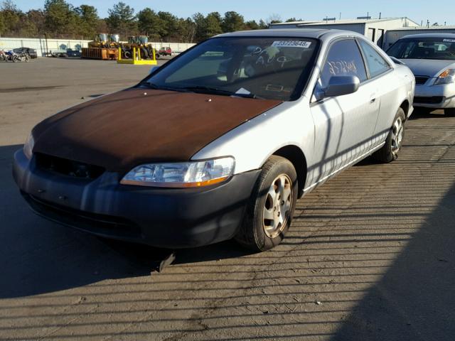 1HGCG3276YA018644 - 2000 HONDA ACCORD EX SILVER photo 2