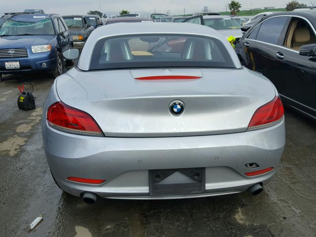 WBALM7C50BE384060 - 2011 BMW Z4 SDRIVE3 SILVER photo 6