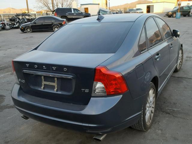 YV1672MS3B2550209 - 2011 VOLVO S40 T5 BLUE photo 4