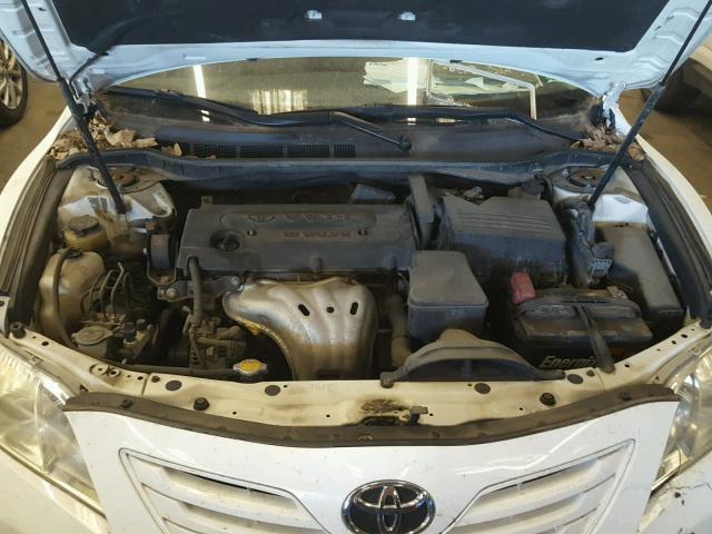 4T4BE46K49R076046 - 2009 TOYOTA CAMRY BASE WHITE photo 7