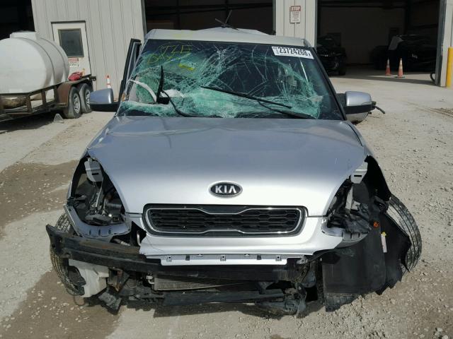 KNDJT2A68C7467303 - 2012 KIA SOUL + SILVER photo 9