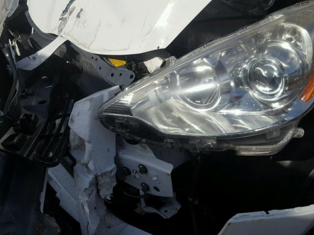 JTDKDTB39C1502056 - 2012 TOYOTA PRIUS C WHITE photo 9