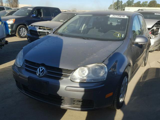 WVWDS71K37W142015 - 2007 VOLKSWAGEN RABBIT GRAY photo 2