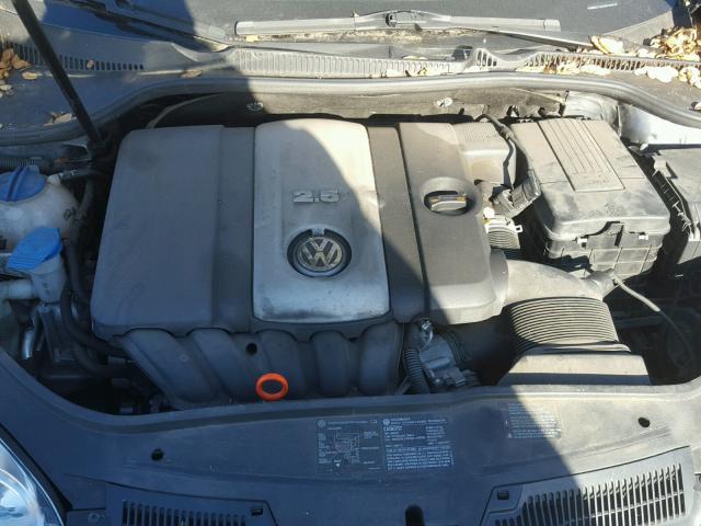 WVWDS71K37W142015 - 2007 VOLKSWAGEN RABBIT GRAY photo 7