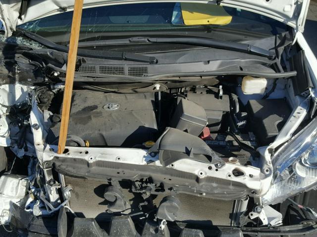 5TDZK3DC0GS746818 - 2016 TOYOTA SIENNA BAS WHITE photo 7