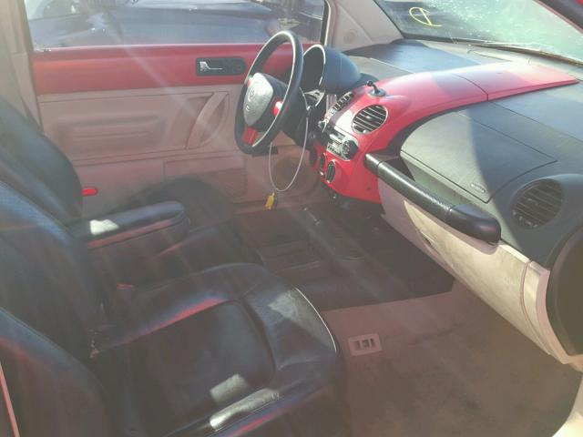 3VWBB61C8WM004587 - 1998 VOLKSWAGEN NEW BEETLE 双色 照片 5