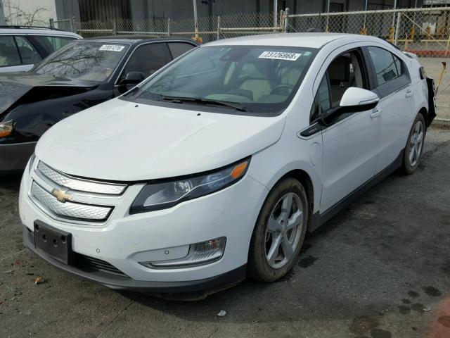 1G1RD6E42FU130771 - 2015 CHEVROLET VOLT WHITE photo 2