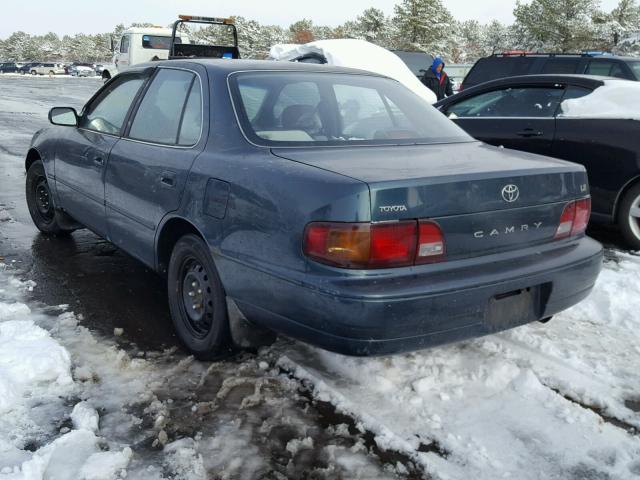 4T1BG12K8TU939642 - 1996 TOYOTA CAMRY DX GREEN photo 3