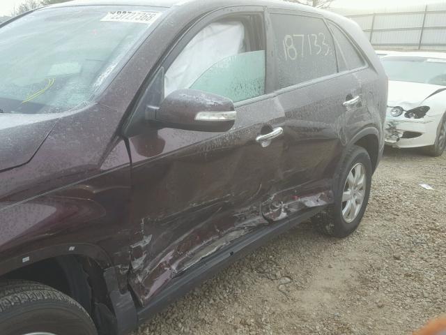 5XYKT3A16BG029525 - 2011 KIA SORENTO BA BURGUNDY photo 9