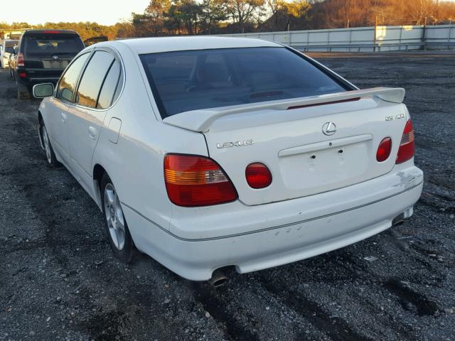 JT8BH68X1W0012932 - 1998 LEXUS GS 400 WHITE photo 3