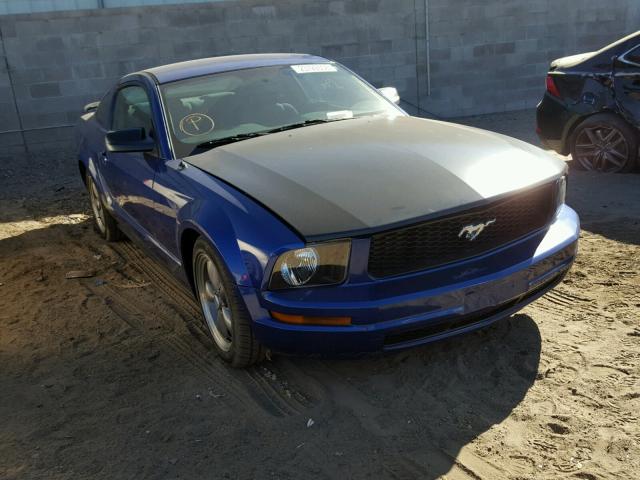 1ZVFT80N055129374 - 2005 FORD MUSTANG BLUE photo 1