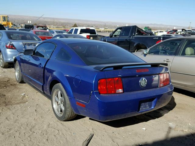 1ZVFT80N055129374 - 2005 FORD MUSTANG BLUE photo 3