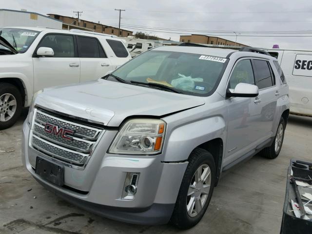 2CTALDEW8A6382534 - 2010 GMC TERRAIN SL SILVER photo 2