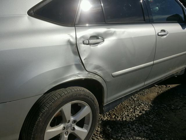 JTJGA31U440024108 - 2004 LEXUS RX 330 SILVER photo 9