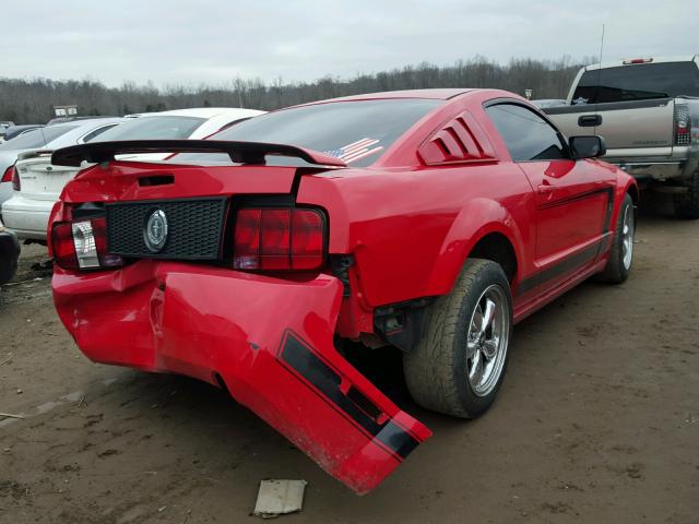 1ZVFT80N375215538 - 2007 FORD MUSTANG RED photo 4