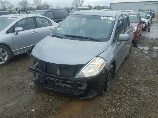 3N1BC1CP8BL392880 - 2011 NISSAN VERSA S SILVER photo 2