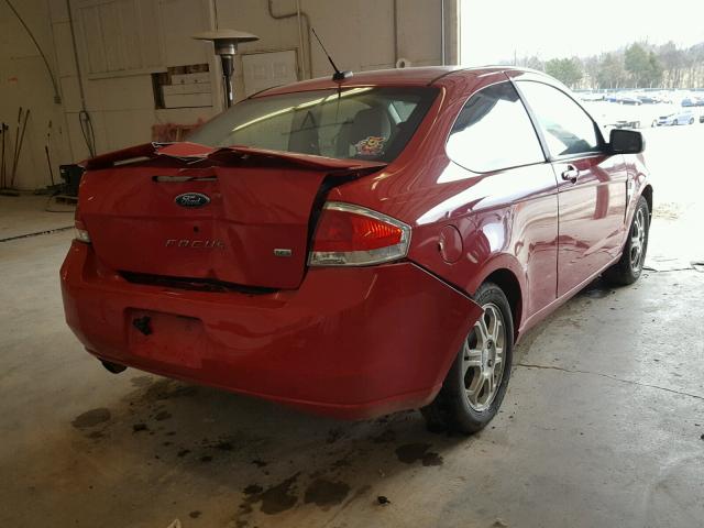 1FAHP33N28W124292 - 2008 FORD FOCUS SE RED photo 4