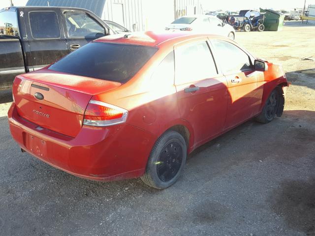 1FAHP34N98W123347 - 2008 FORD FOCUS S/SE RED photo 4