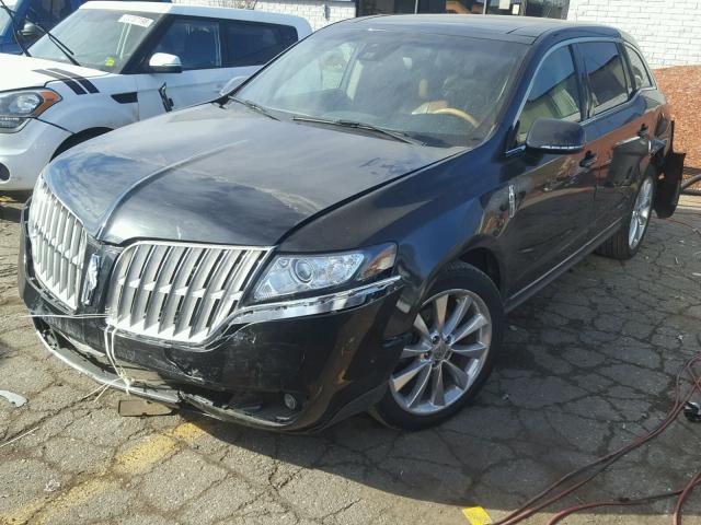 2LMHJ5AT2ABJ04303 - 2010 LINCOLN MKT BLACK photo 2