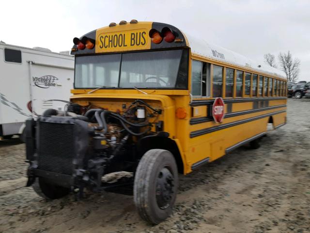 4UZ6CJAAXWC914502 - 1998 FREIGHTLINER CHASSIS FS YELLOW photo 2