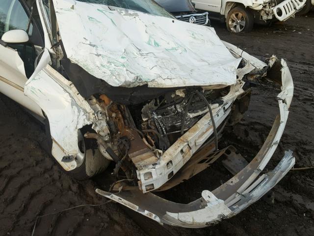 1FAFP53U91A168643 - 2001 FORD TAURUS SE WHITE photo 9