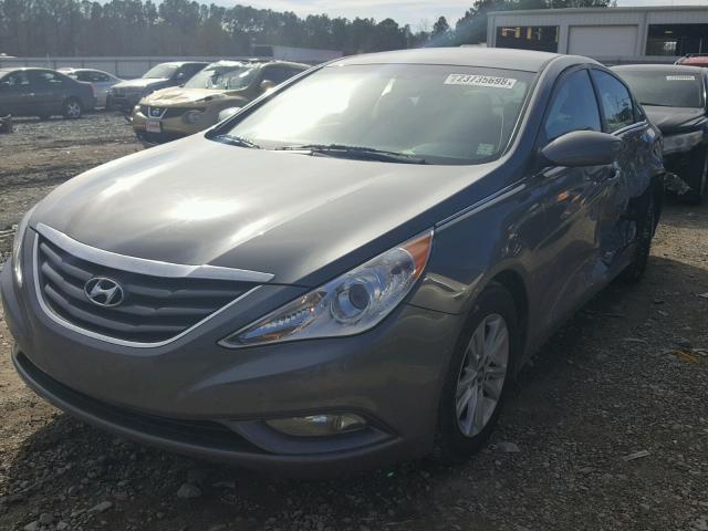 5NPEB4AC4DH599784 - 2013 HYUNDAI SONATA GLS GRAY photo 2