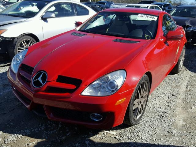 WDBWK54F79F212306 - 2009 MERCEDES-BENZ SLK 300 RED photo 2