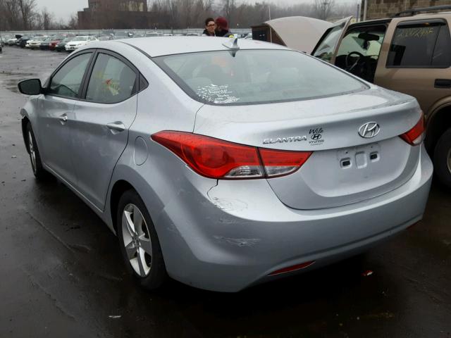 5NPDH4AE2BH037858 - 2011 HYUNDAI ELANTRA GL SILVER photo 3