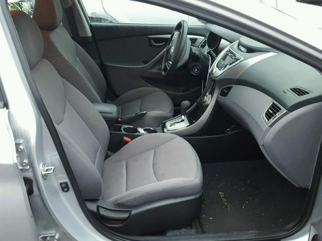 5NPDH4AE2BH037858 - 2011 HYUNDAI ELANTRA GL SILVER photo 5