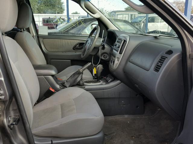 1FMYU95H05KC30848 - 2005 FORD ESCAPE HEV GRAY photo 5