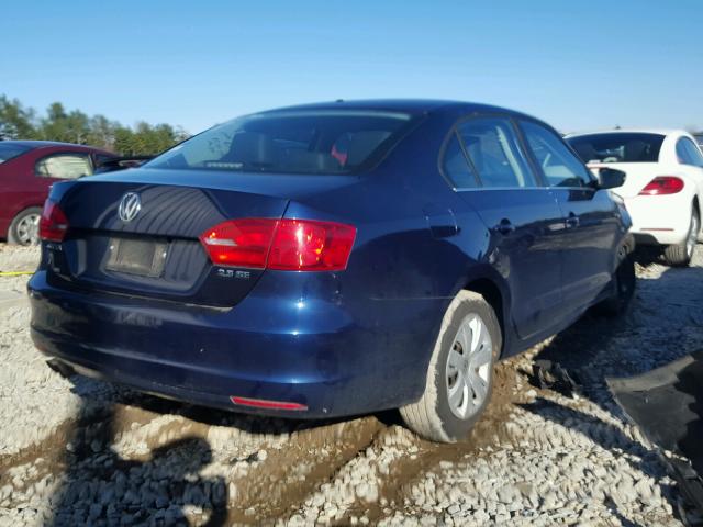 3VWDP7AJ6DM381530 - 2013 VOLKSWAGEN JETTA SE BLUE photo 4