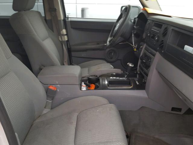 1J8HG48K76C151784 - 2006 JEEP COMMANDER SILVER photo 5