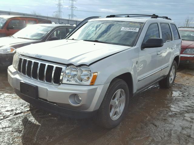 1J8HR58P67C532085 - 2007 JEEP GRAND CHER SILVER photo 2