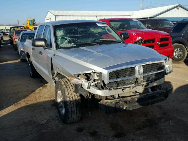 1D7HE48N45S132885 - 2005 DODGE DAKOTA QUA SILVER photo 1